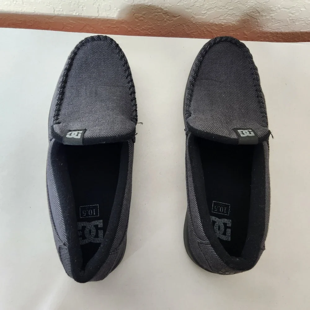 DC Shoes Mens Villain Slip On Loafer Sneakers Black Textile Moc Toe 10.5